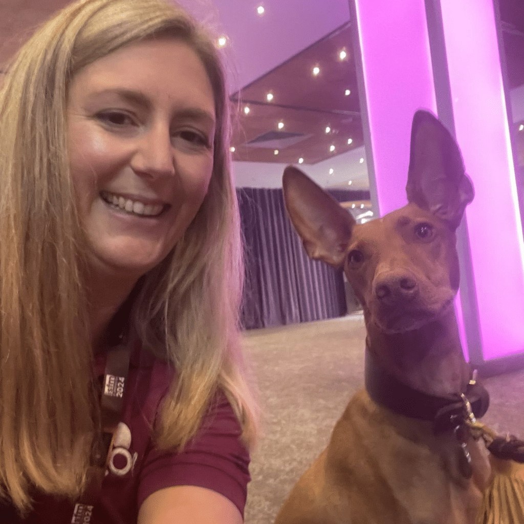 Lizzie was at the ISFM congress with a dog.