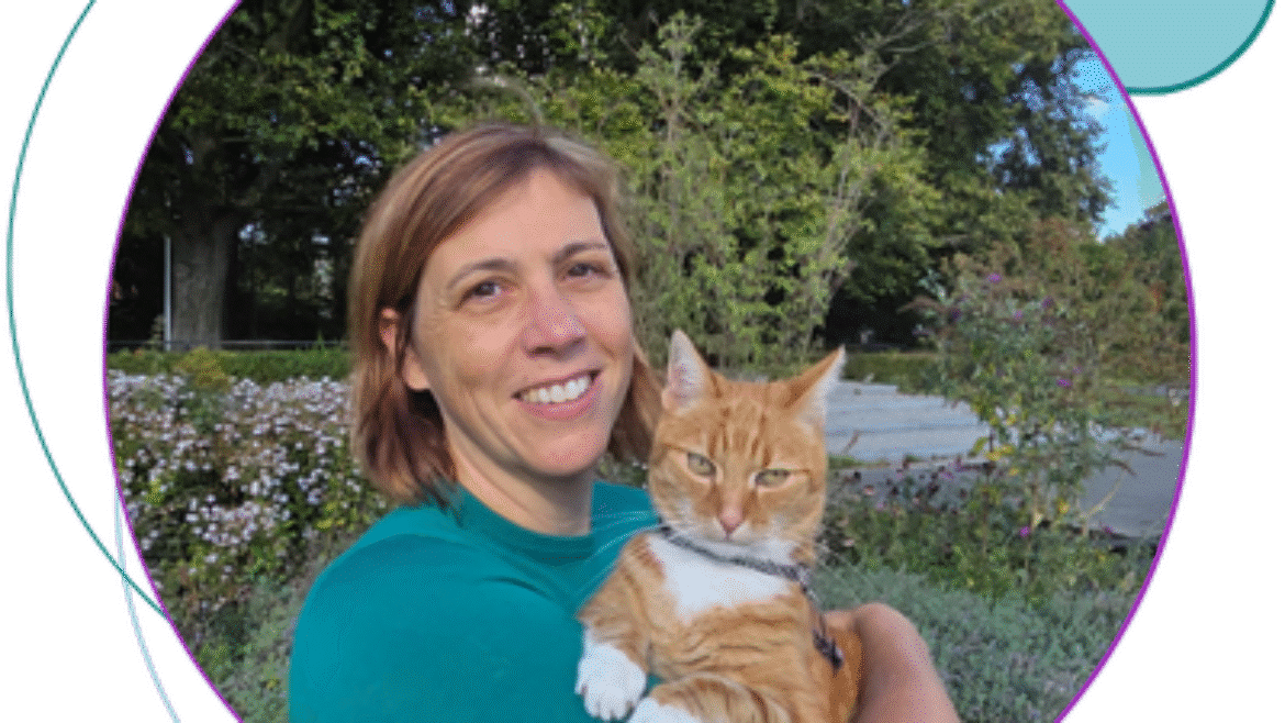 Dr Marieke Knies
